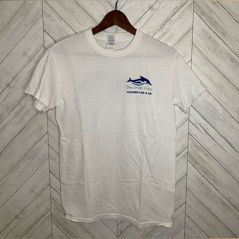 Discovery cove trainer for a day tee